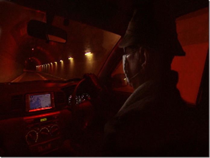 Richard O'Barry conduisant dans un des tunnels de Taiji ©2009 Oceanic Preservation Society LLC. All rights reserved.