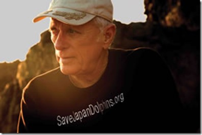Source - Save Japan Dolphins. Ric O'Barry - Coucher de soleil Source - Save Japan Dolphins. Ric O'Barry - Coucher de soleil